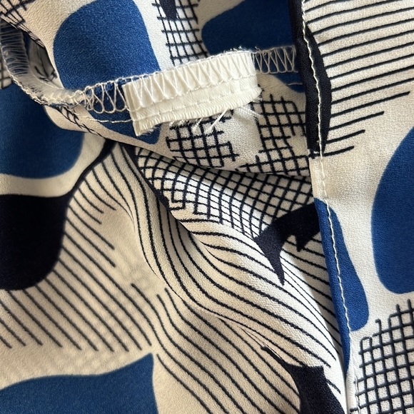 Floral V-Neck Blouse - Blue and White - Picture 7 of 11